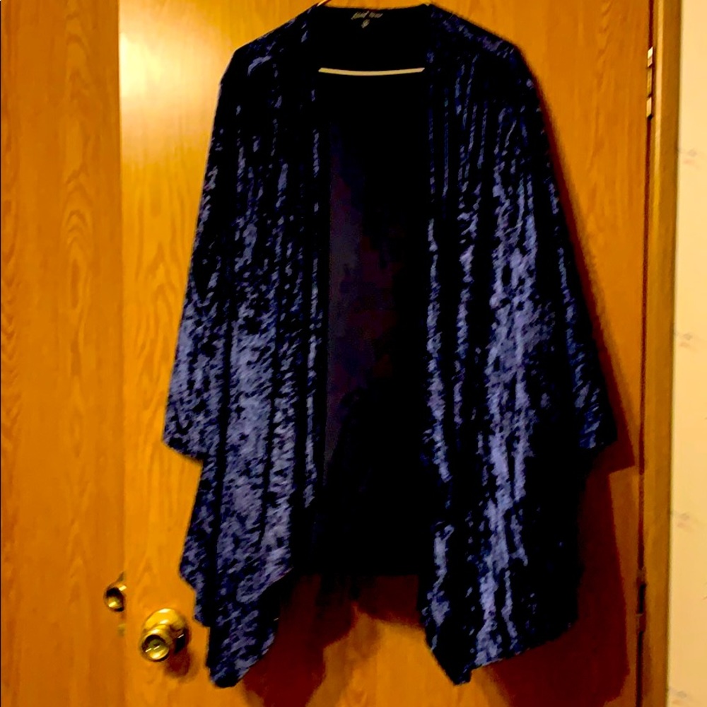 Velvet jacket or cardigan